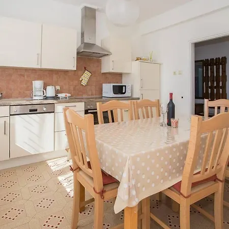 App Largo Apartment Nedeščina